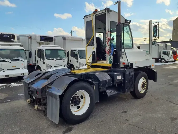 2019 AUTOCAR YARD TRACTORbe7d137be1f223ab431b3cf29e178aa2