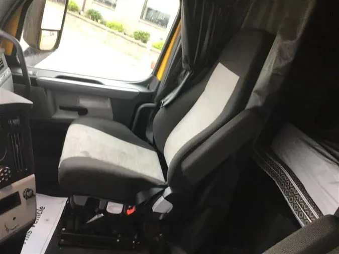 2020 FREIGHTLINER CA126