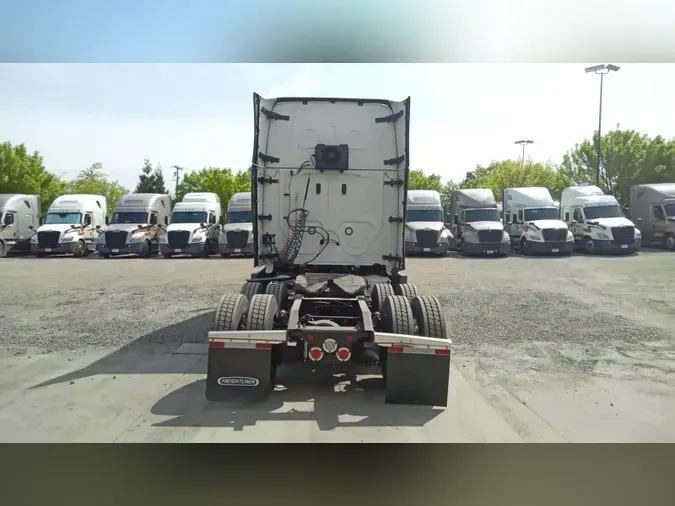 2023 Freightliner Cascadia 126