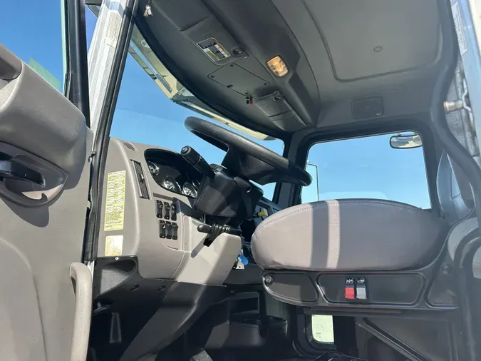 2018 Peterbilt 337