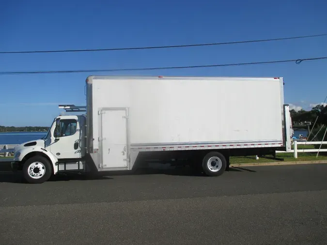 2017 FREIGHTLINER M2