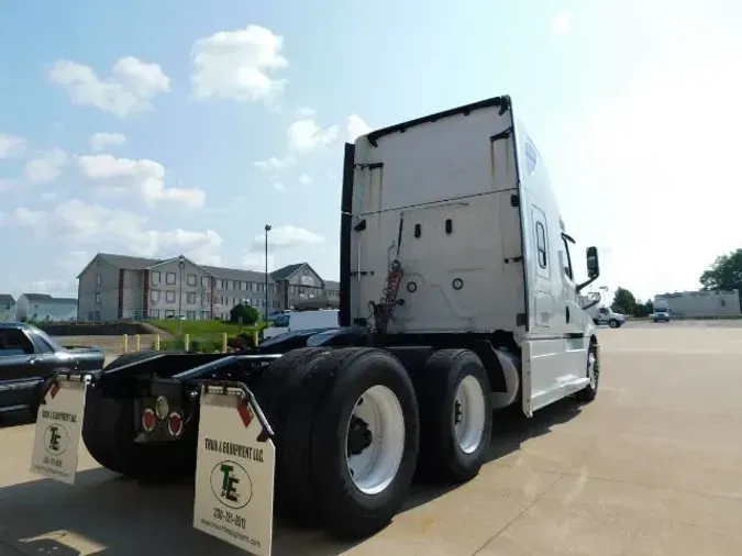 2020 Freightliner New Cascadia 126
