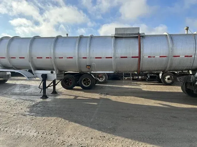 1992 FRUEHAUF 6500 GALLON TANK