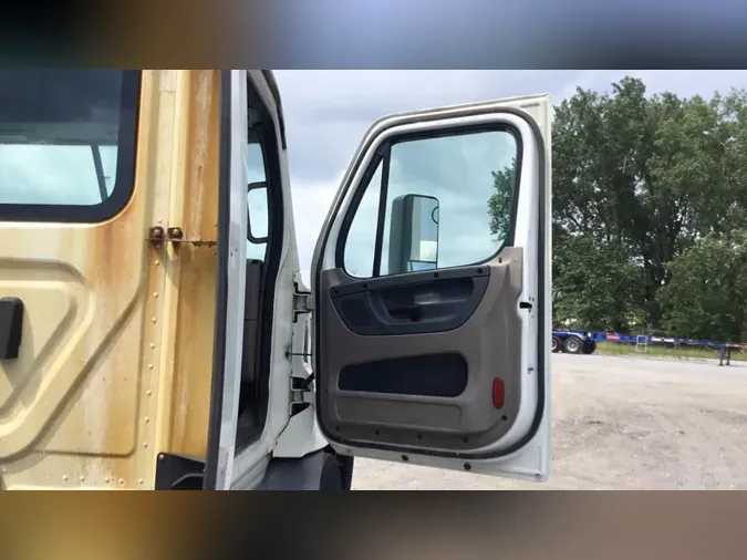 2019 Freightliner Cascadia 125be90551d6dab079cb31eb208d06e0dc3