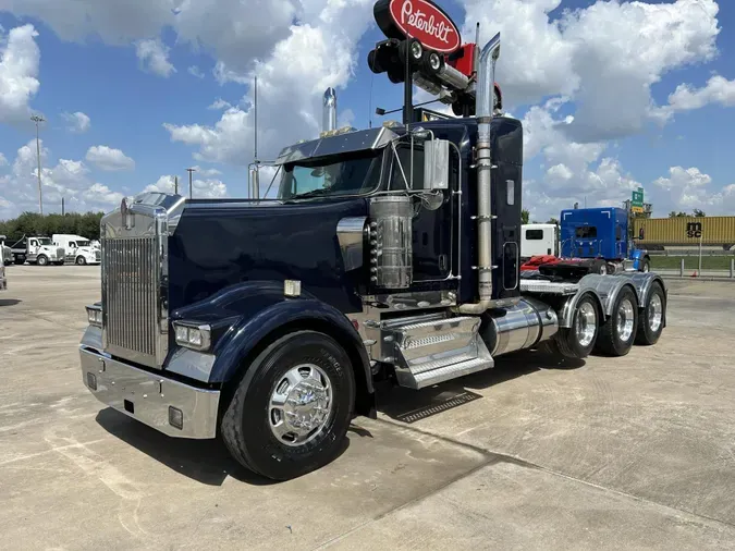 2016 Kenworth W900