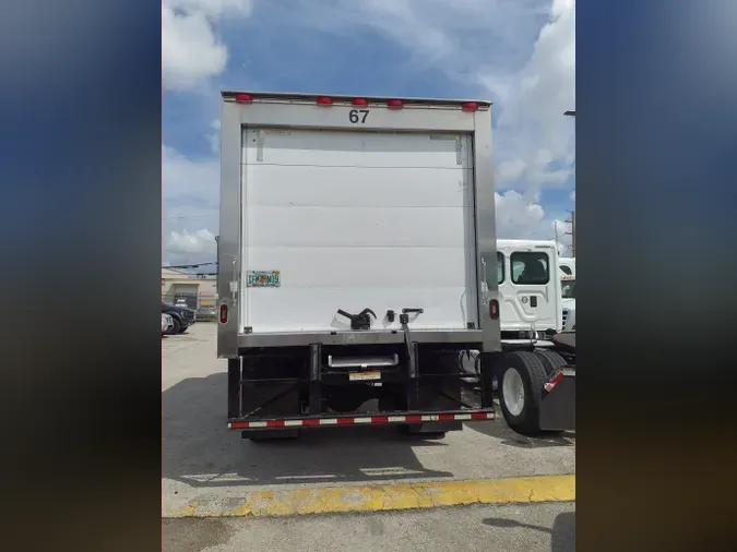 2018 FREIGHTLINER/MERCEDES M2 106