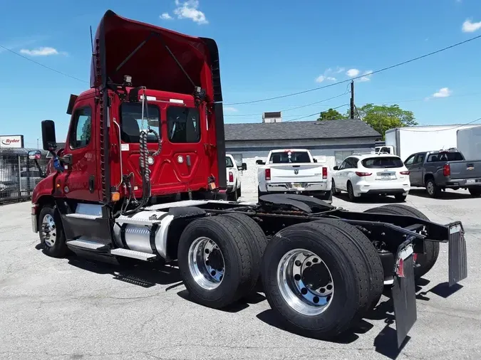 2020 FREIGHTLINER/MERCEDES CASCADIA 125