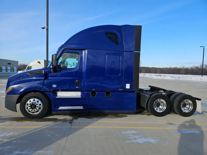 2022 Freightliner Cascadiabe9762f4f2cc0edf0bafa41b4c1961c9