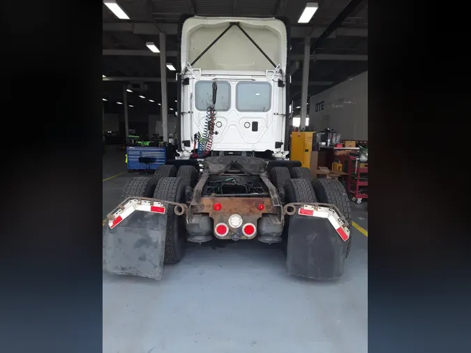 2017 FREIGHTLINER/MERCEDES CASCADIA 125