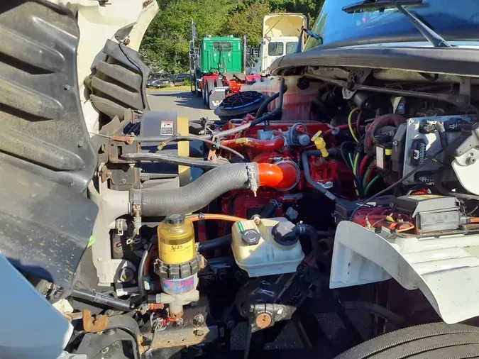 2019 FREIGHTLINER M2 106