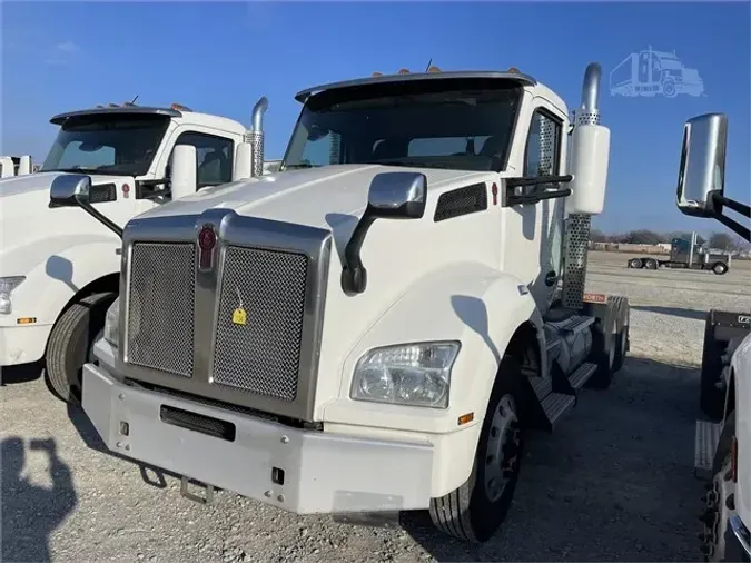 2020 KENWORTH T880