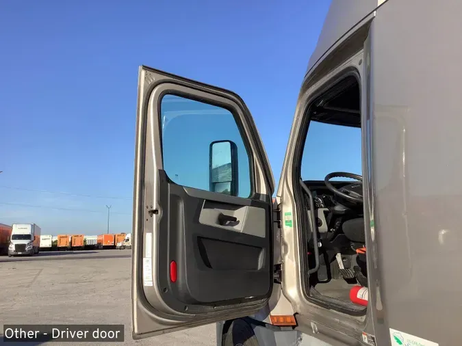 2021 Freightliner Cascadia 126