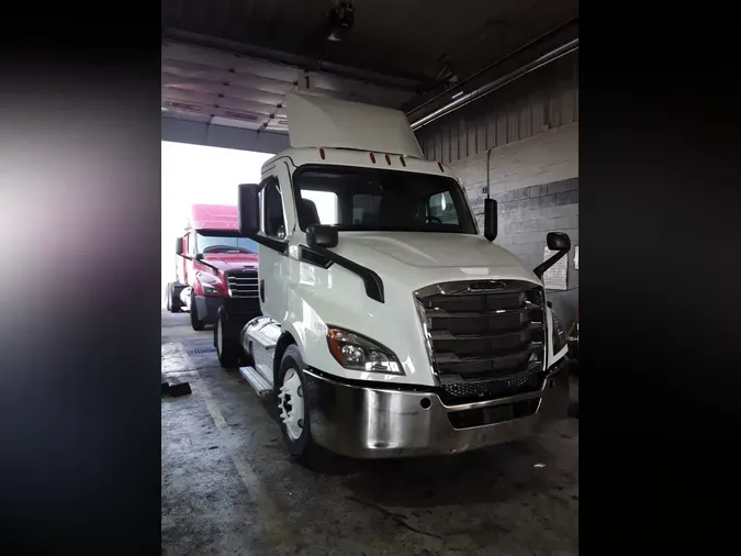 2020 FREIGHTLINER NEW CASCADIA 116