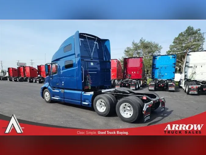2023 VOLVO VNL760