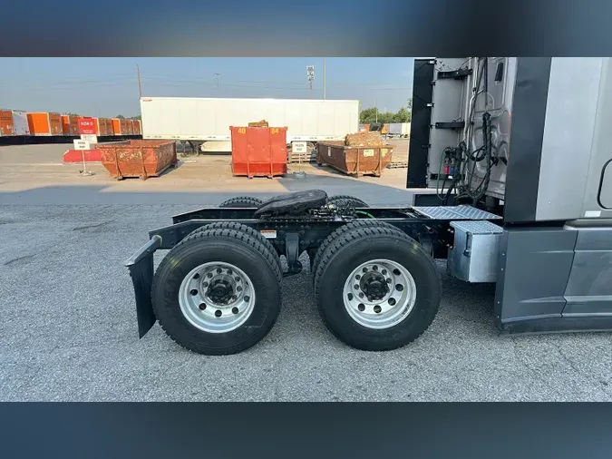 2022 Freightliner Cascadia 126
