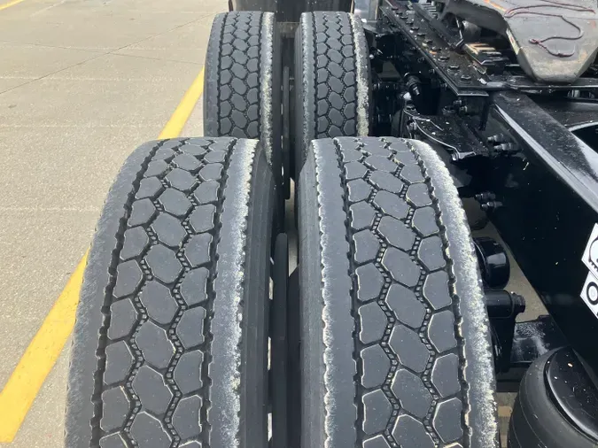 2024 Kenworth W990