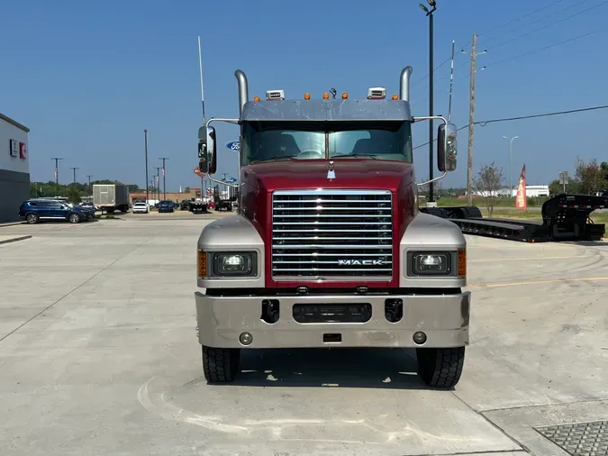 2020 MACK PI64T