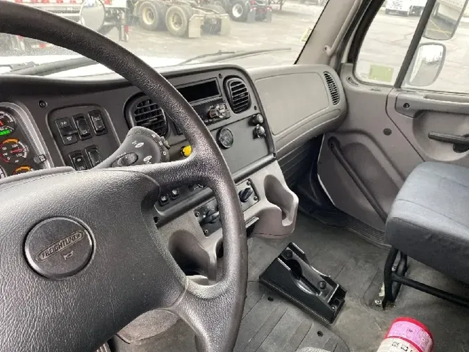 2019 FREIGHTLINER M2