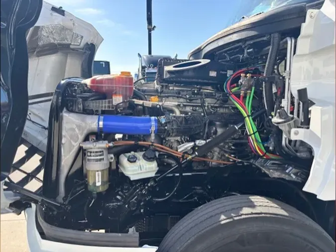 2023 Freightliner Cascadia 126