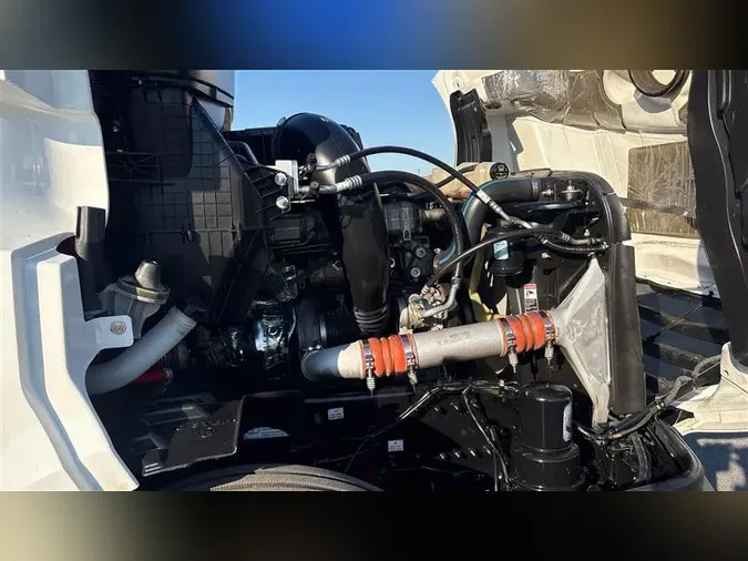 2022 FREIGHTLINER CA126