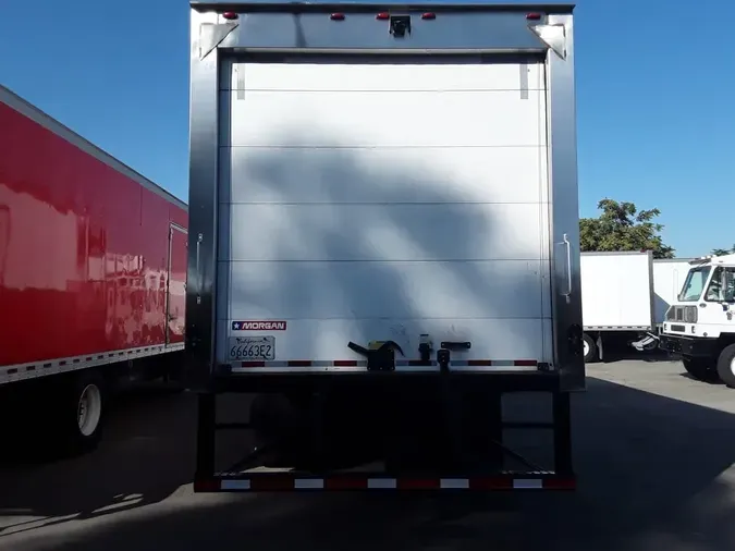 2018 FREIGHTLINER/MERCEDES M2 106