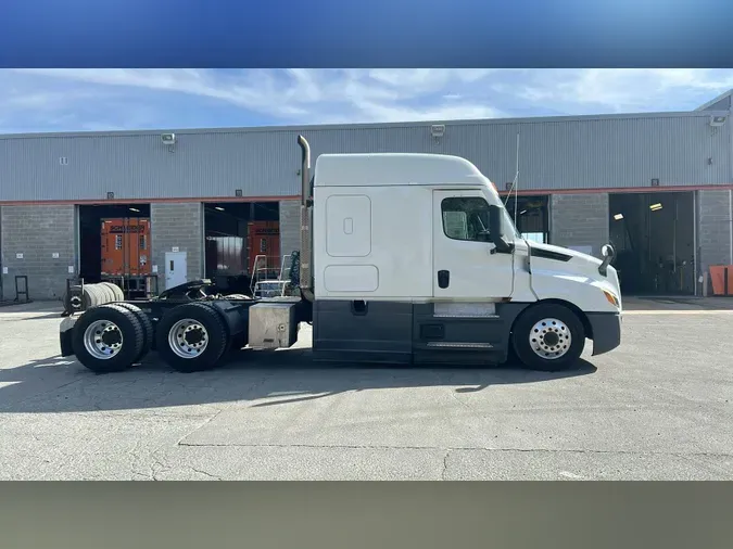 2022 Freightliner Cascadia 126bebe411a1a922f33cdc151324aa75e2e