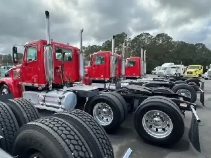 2015 FREIGHTLINER Coronado