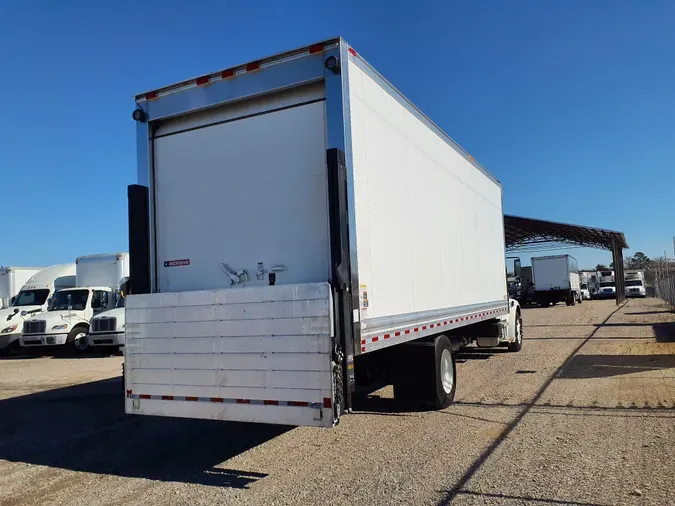 2017 FREIGHTLINER/MERCEDES M2 106