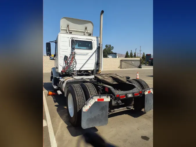 2017 VOLVO VNM42TRACTOR