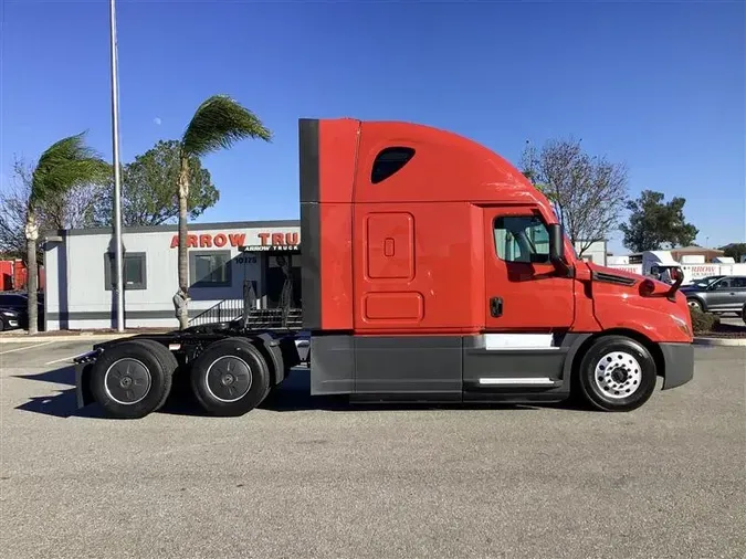 2021 FREIGHTLINER CA126