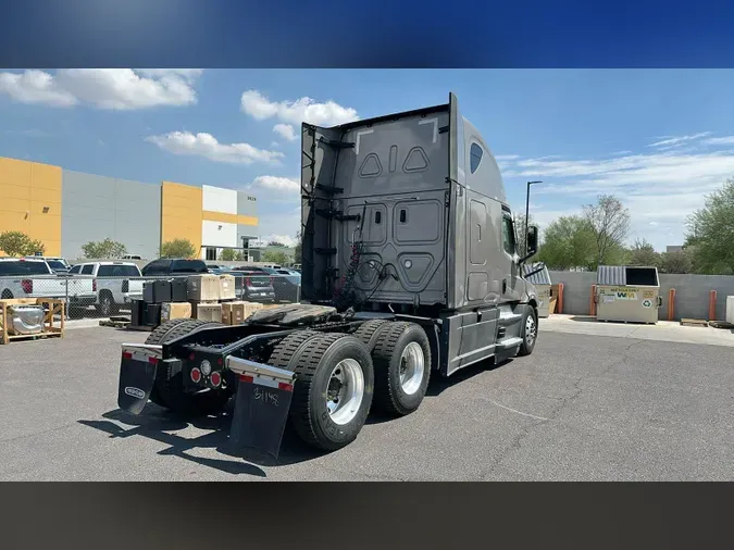 2024 Freightliner Cascadia 126