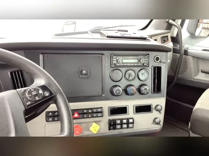2020 Freightliner Cascadia 126
