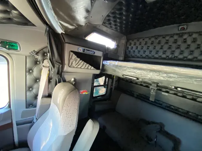 2021 Kenworth W900L