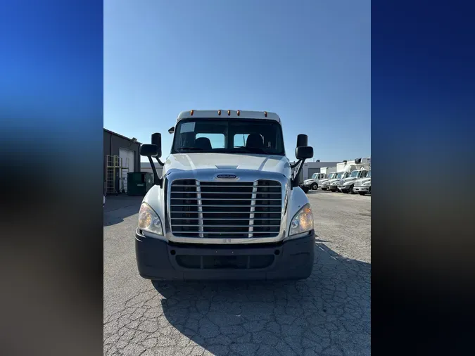 2018 FREIGHTLINER/MERCEDES CASCADIA 125