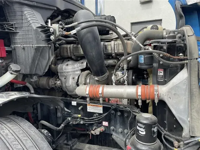 2021 FREIGHTLINER CA126