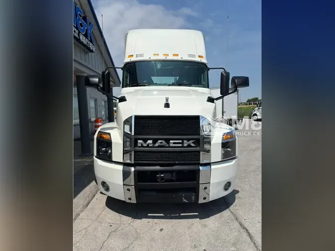 2021 MACK Anthem AN64T