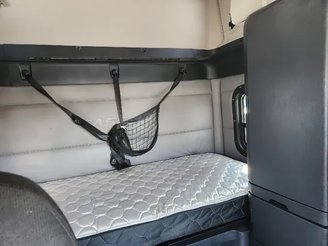 2020 FREIGHTLINER CASCADIA CA126