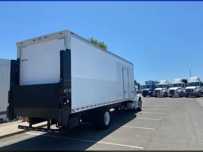 2018 FREIGHTLINER/MERCEDES M2 106