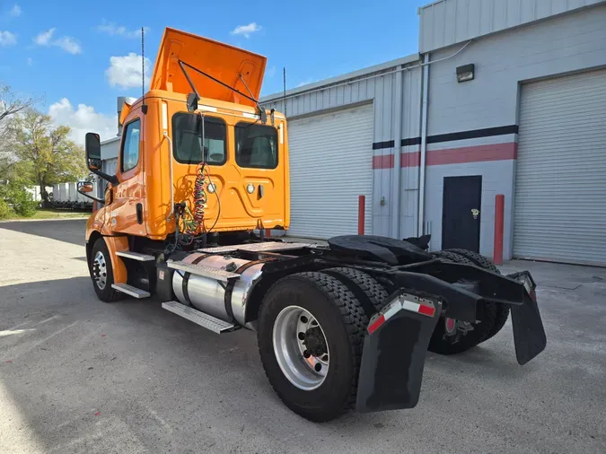 2019 FREIGHTLINER/MERCEDES NEW CASCADIA 126