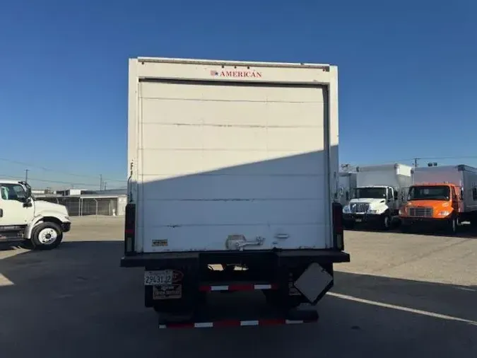 2019 Peterbilt 325