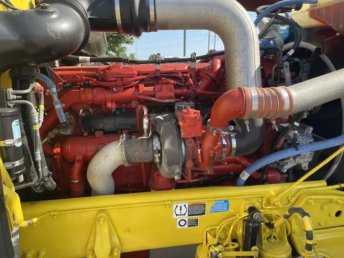 2023 Peterbilt 389