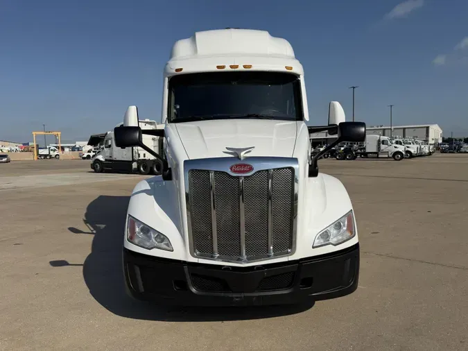 2022 Peterbilt 579beddeccc492a00253ef650ffc773006c