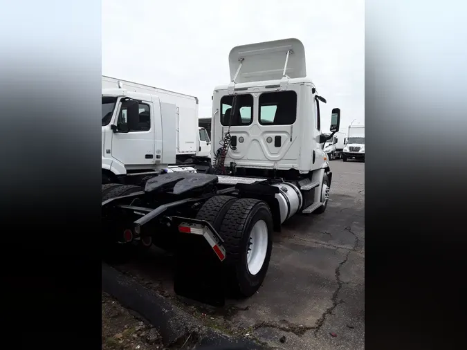 2015 FREIGHTLINER/MERCEDES CASCADIA 113