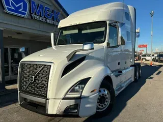 2020 VOLVO VNL64T760