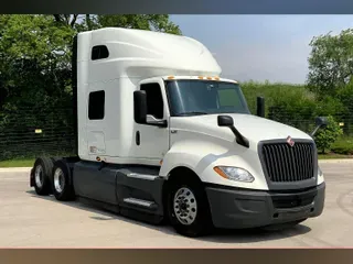 2022 INT LT625 6x4