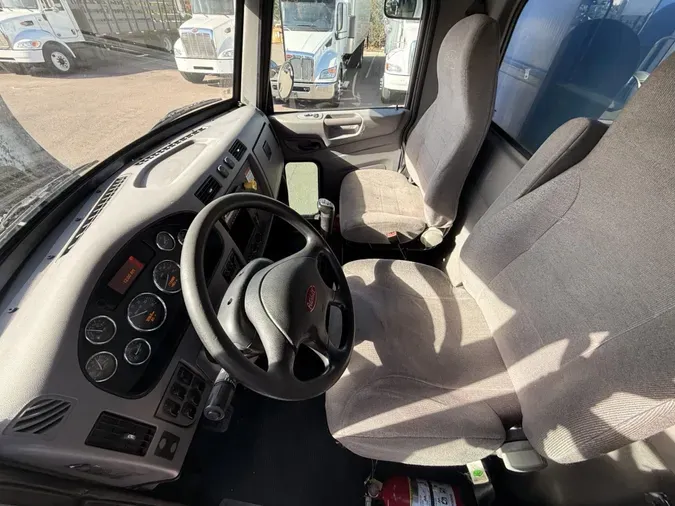 2018 Peterbilt 337