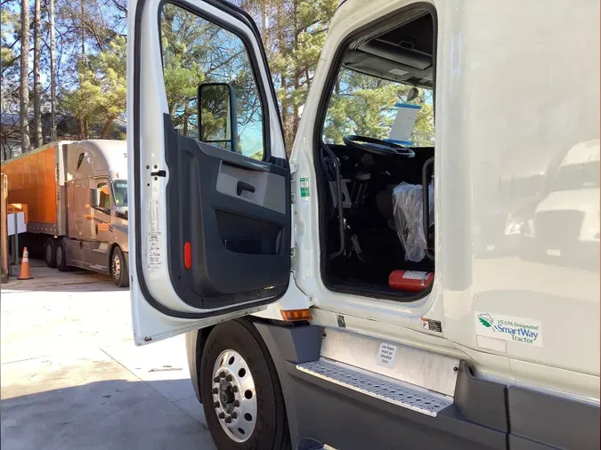 2020 Freightliner Cascadia