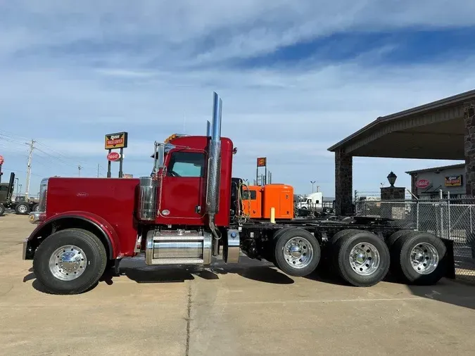 2024 Peterbilt 389