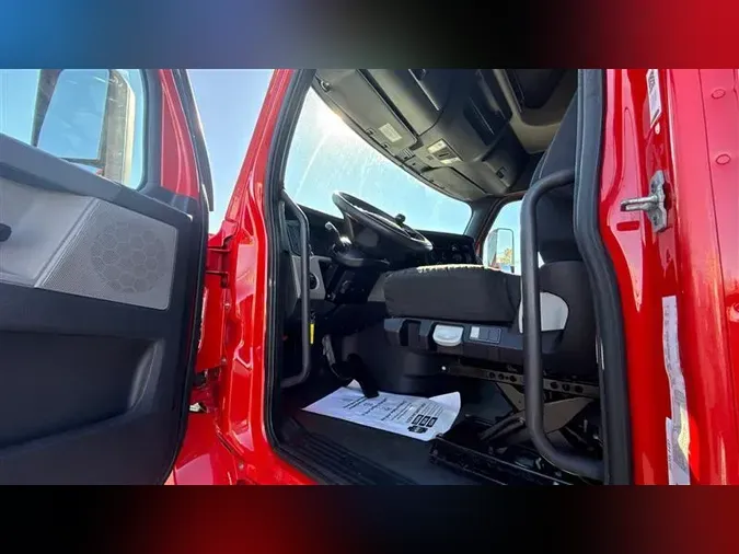 2020 FREIGHTLINER CASCADEVO1