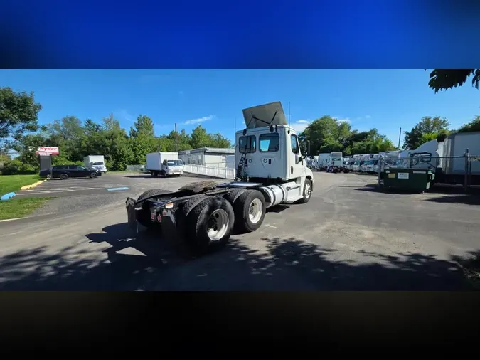 2020 FREIGHTLINER/MERCEDES CASCADIA 125